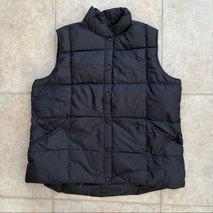 Lands’ End black puffer vest
